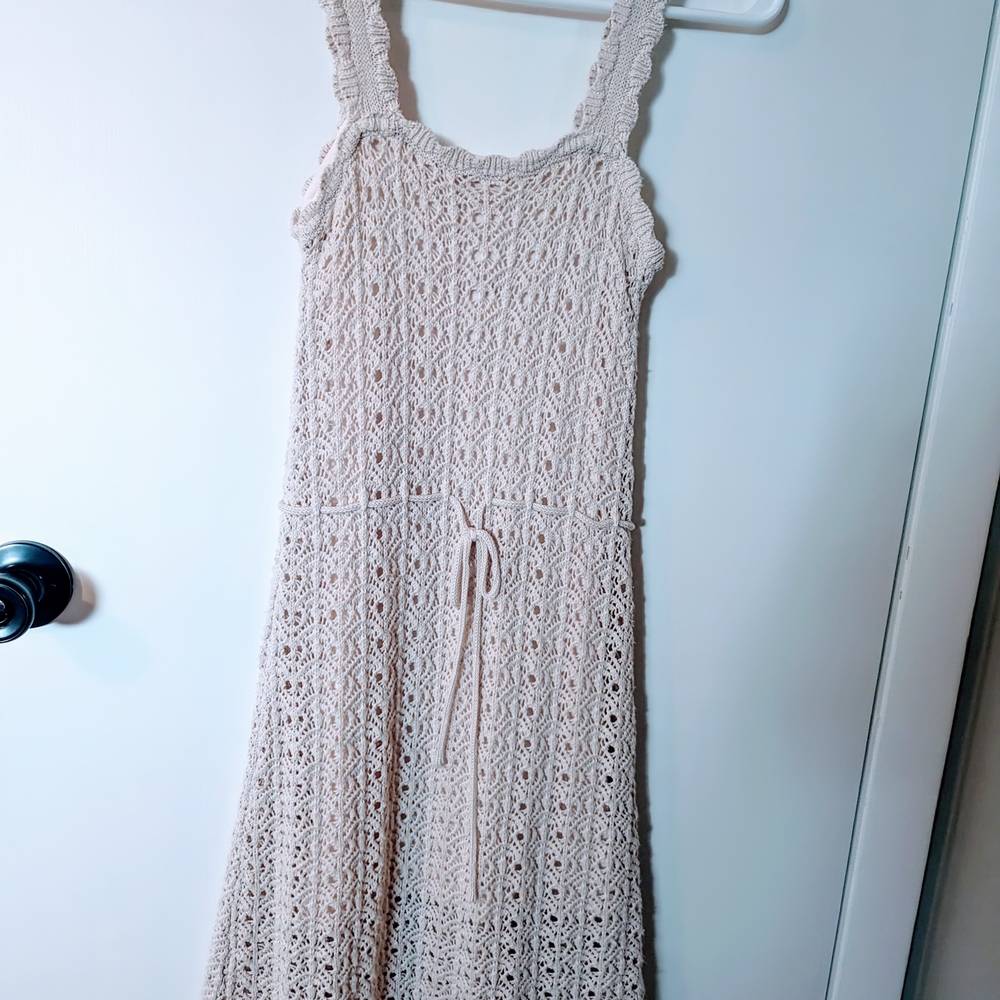 Jessica Simpson Midi Dress in Cream with Elegant Silhouette